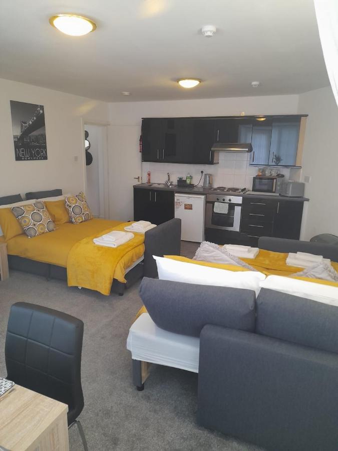 Flat 4 Corner House Apartment *