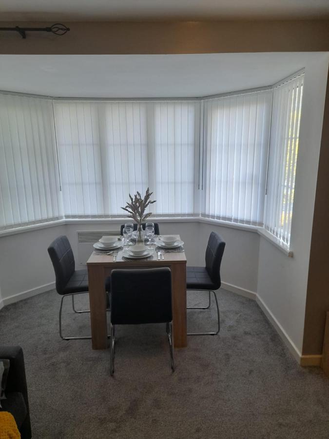 Flat 4 Corner House *