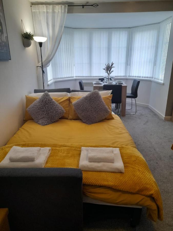 Flat 4 Corner House *